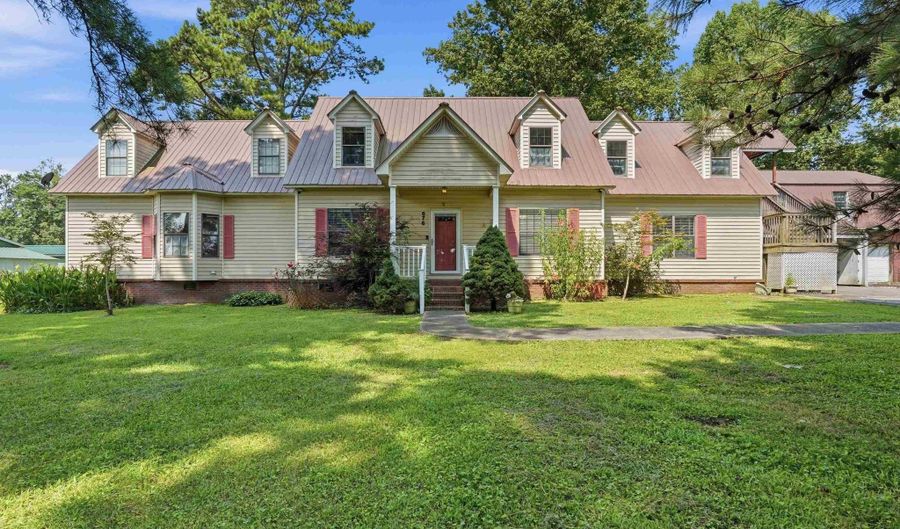 676 5th St SW, Arab, AL 35016 - 6 Beds, 5 Bath