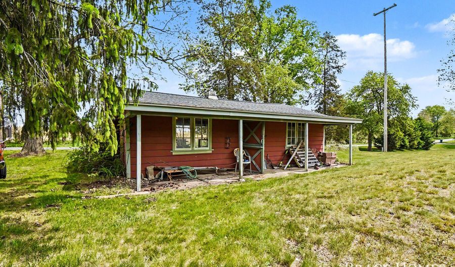 10748 100th St SE, Alto, MI 49302 - 2 Beds, 1 Bath