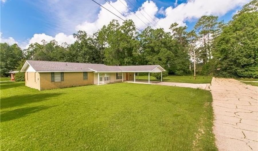 928 S DOGWOOD Dr, Bogalusa, LA 70427 - 3 Beds, 2 Bath