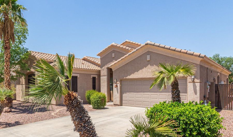 4978 E KARSTEN Dr, Chandler, AZ 85249 - 4 Beds, 3 Bath