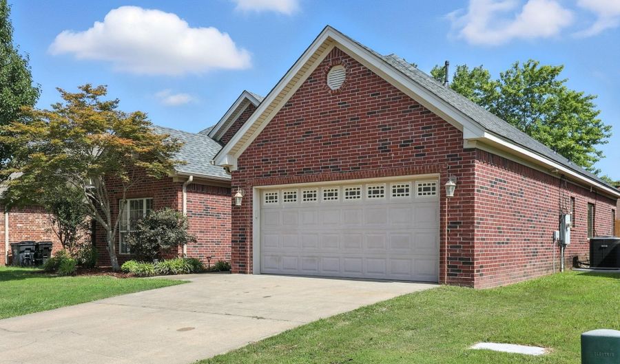 5528 Village Loop, Benton, AR 72019 - 3 Beds, 2 Bath