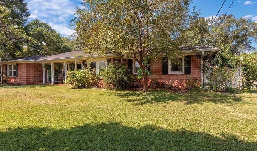 702 Presley St S, Atmore, AL 36502 - 4 Beds, 3 Bath