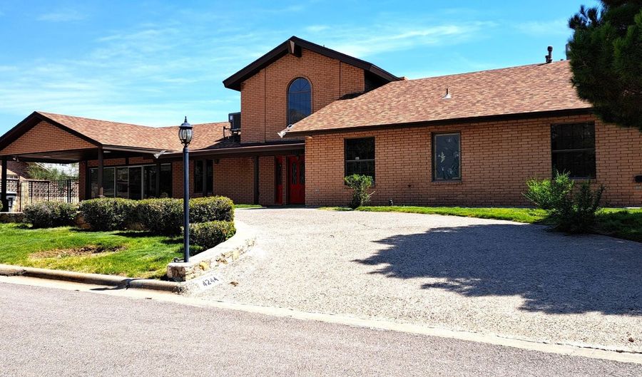 4244 Park Hill Dr, El Paso, TX 79902 - 4 Beds, 3 Bath