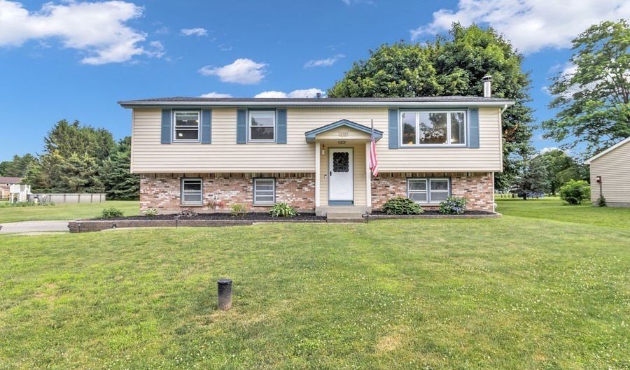 12485 N Lawn Ct, Alden, NY 14004 - 3 Beds, 2 Bath