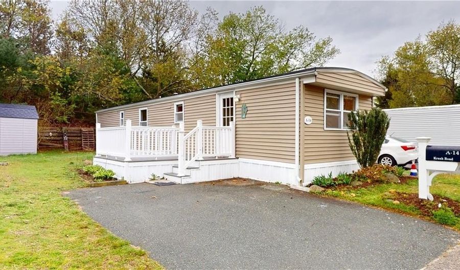 14 Krzak Rd, North Kingstown, RI 02852 - 2 Beds, 1 Bath