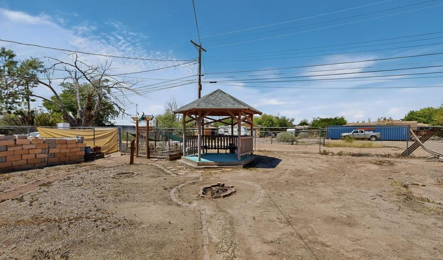 2623 6TH St NW, Albuquerque, NM 87107 - 3 Beds, 1 Bath
