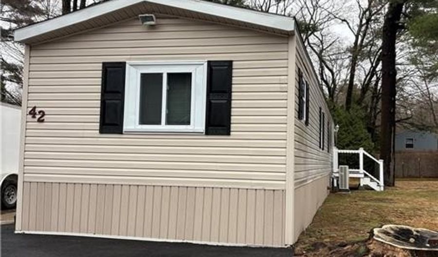 42 Maplewood Dr, Burrillville, RI 02839 - 2 Beds, 1 Bath