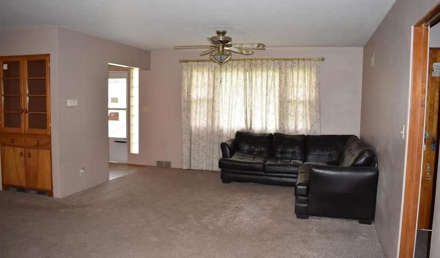 919 EMERSON, Alliance, NE 69301 - 3 Beds, 2 Bath