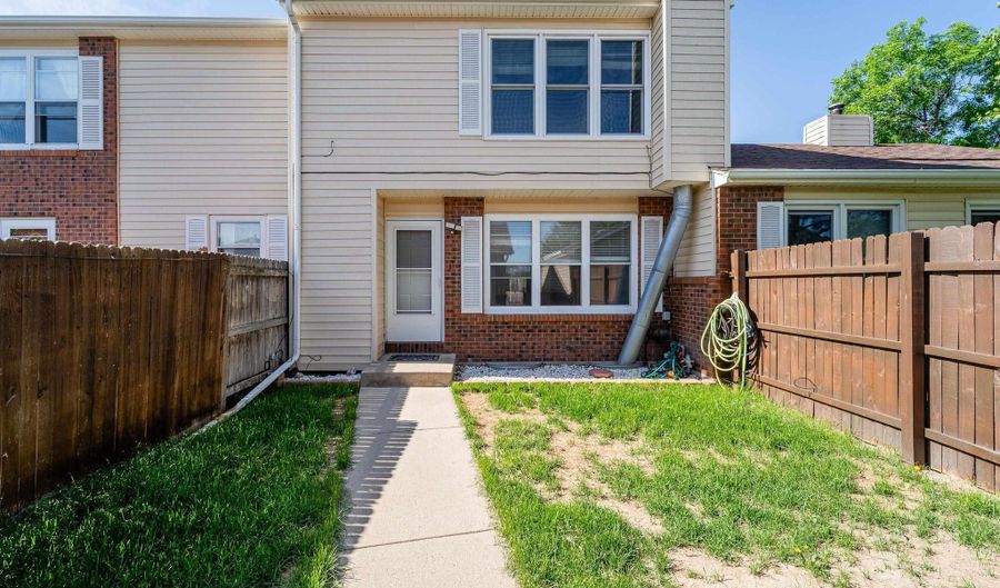 2407 E 16TH St, Cheyenne, WY 82001 - 3 Beds, 3 Bath