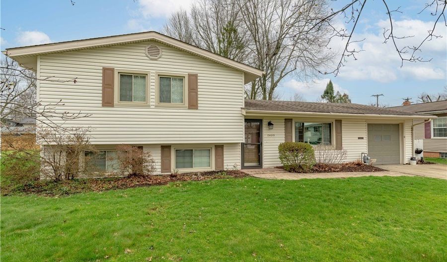 2435 Eastern Ave, Alliance, OH 44601 - 3 Beds, 2 Bath