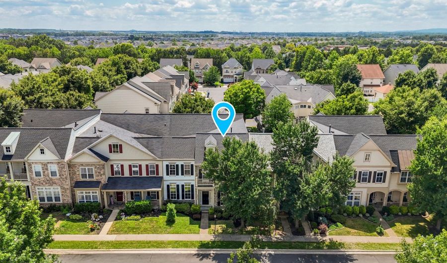 42717 EXPLORER Dr, Brambleton, VA 20148 - 3 Beds, 3 Bath
