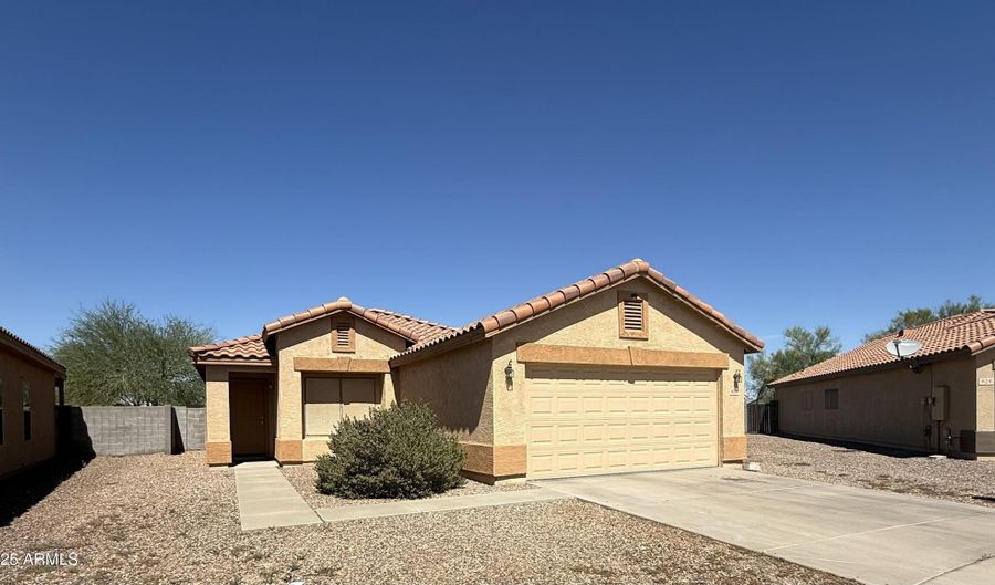 678 W KINGMAN Loop, Casa Grande, AZ 85122 - 3 Beds, 2 Bath