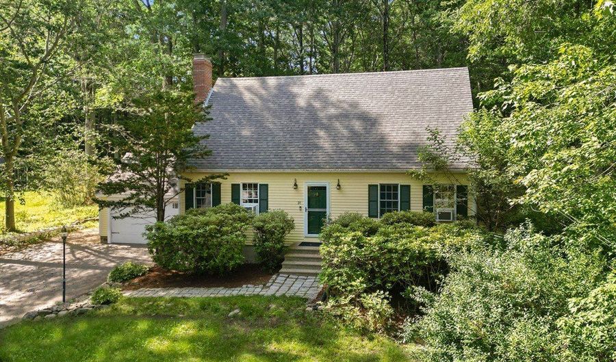 31 Kimball Rd, Amesbury, MA 01913 - 3 Beds, 2 Bath