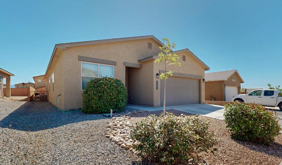 2332 DEL TIMBRE Ln SW, Albuquerque, NM 87121 - 3 Beds, 2 Bath