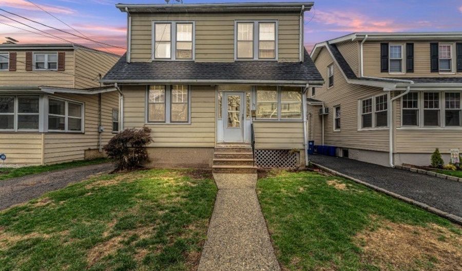 35 Perry St, Belleville, NJ 07109 - 3 Beds, 1 Bath