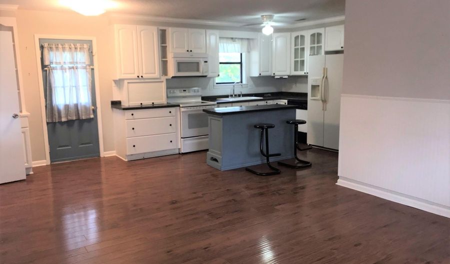 22193 Bragg St, Athens, AL 35613 - 3 Beds, 1 Bath