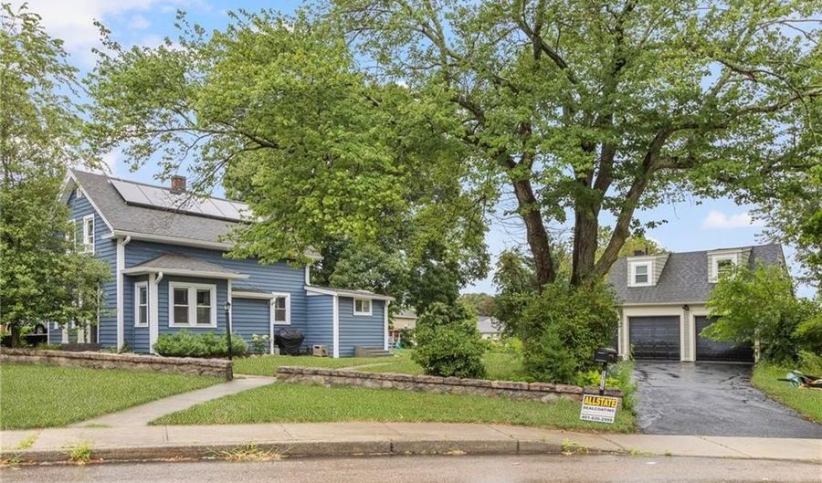 1315 New London Ave, Cranston, RI 02920 - 3 Beds, 2 Bath