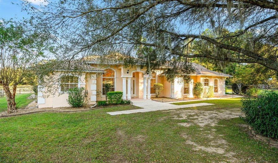 12119 NW 122ND Ter, Alachua, FL 32615 - 4 Beds, 4 Bath