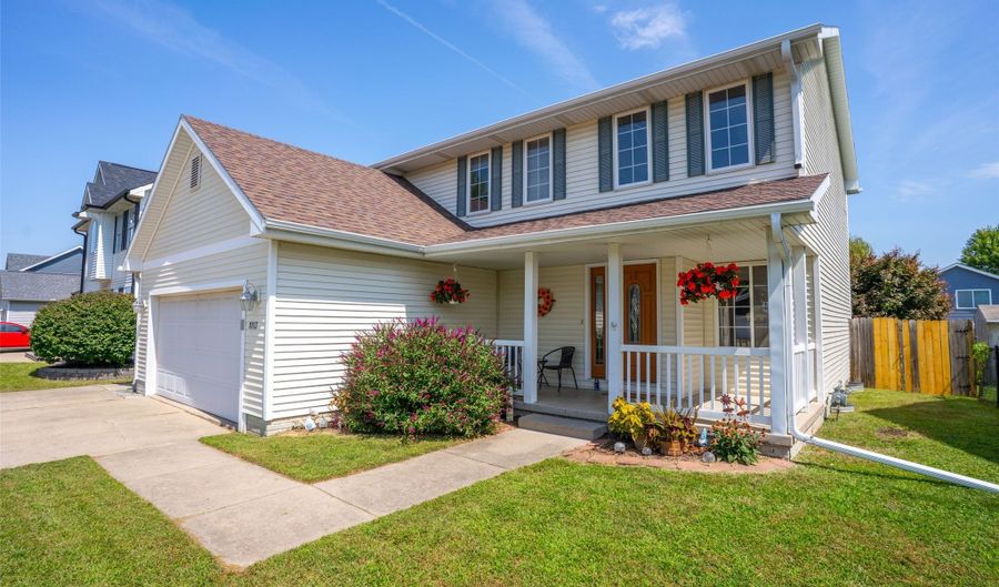 1113 9th Ave SE, Altoona, IA 50009 - 3 Beds, 3 Bath