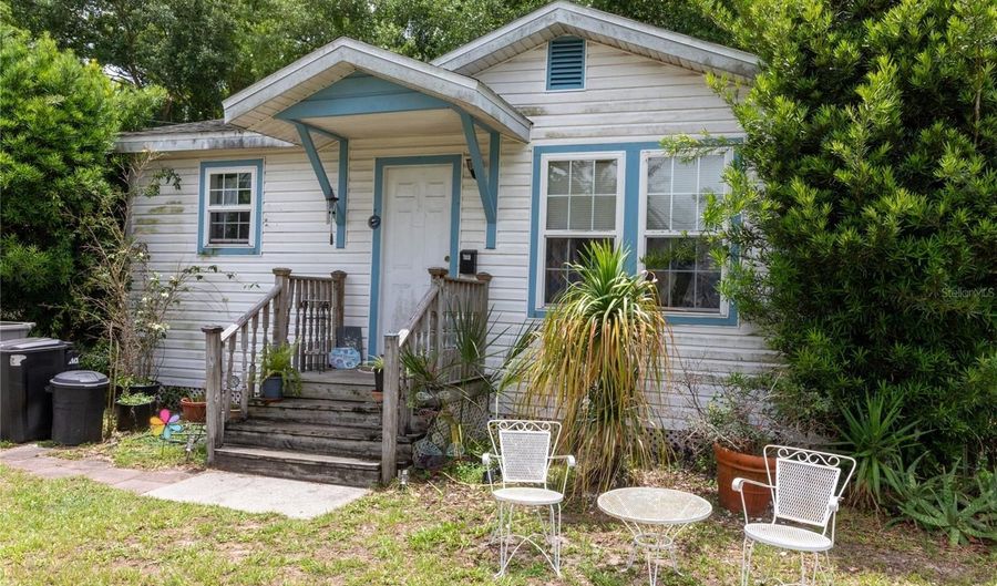 148 W MAGNOLIA St, Apopka, FL 32703 - 2 Beds, 1 Bath