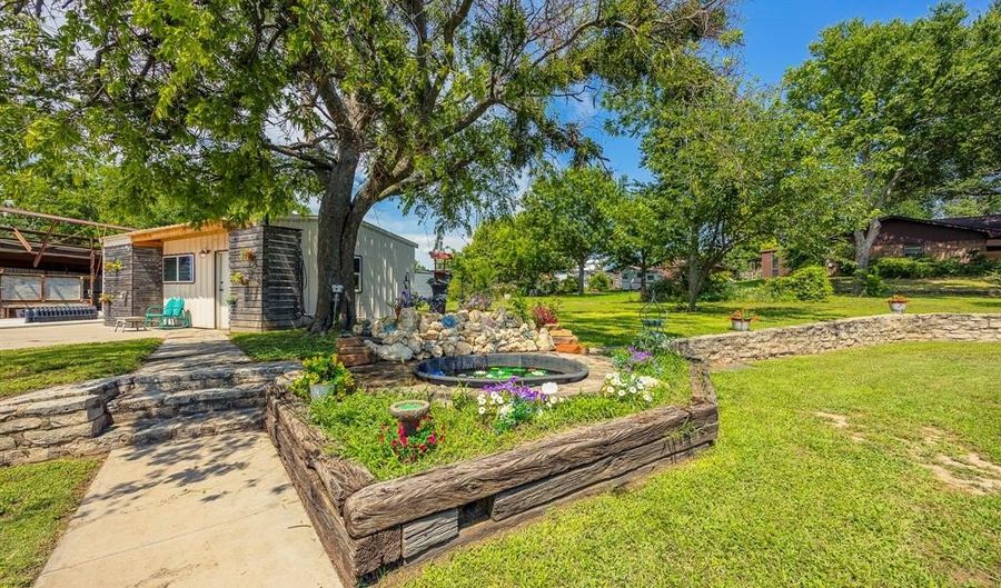1978 Hill Top Cir, Weatherford, TX 76085 - 4 Beds, 3 Bath