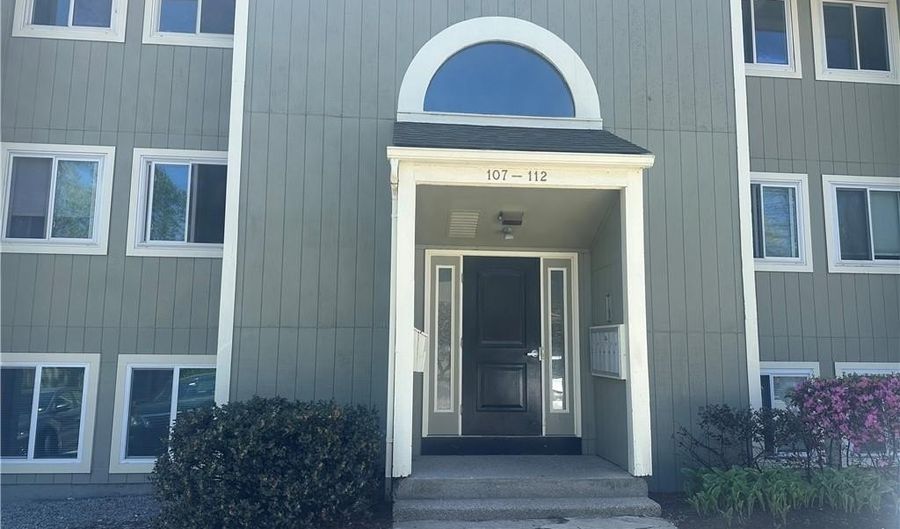 400 New River Rd 111, Lincoln, RI 02838 - 2 Beds, 1 Bath