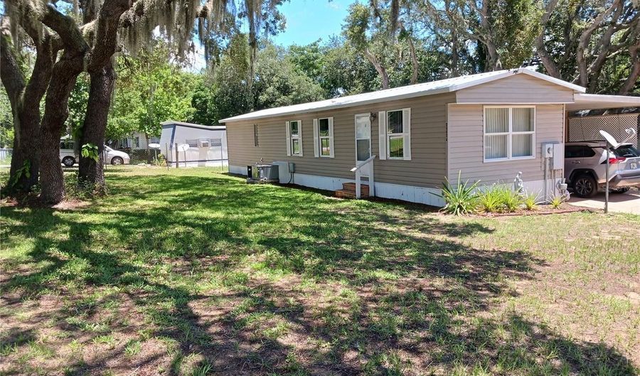 25624 MADISON St, Astatula, FL 34705 - 2 Beds, 1 Bath