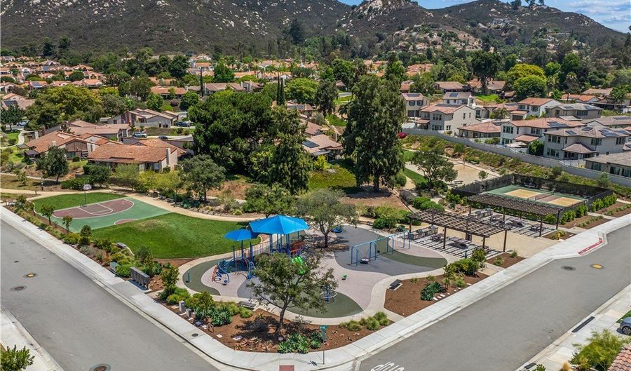 2113 David Dr, Escondido, CA 92026 - 3 Beds, 2 Bath