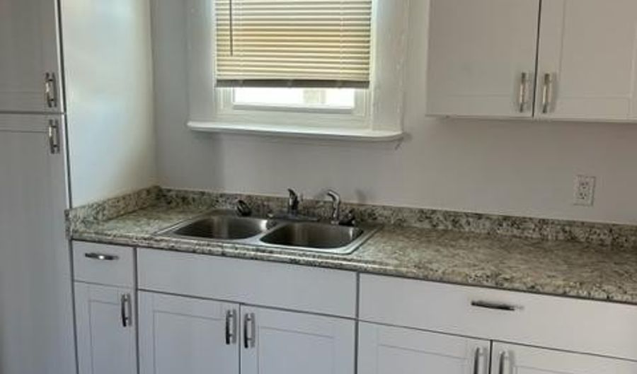 1102 Edith Blvd SE Unit 1, Albuquerque, NM 87102 - 2 Beds, 1 Bath