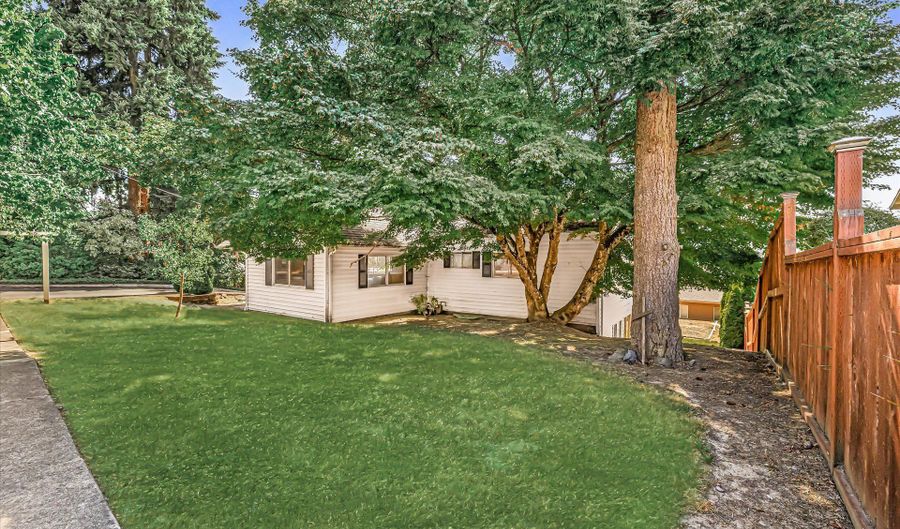 16381 HUNTER Ave, Oregon City, OR 97045 - 4 Beds, 2 Bath