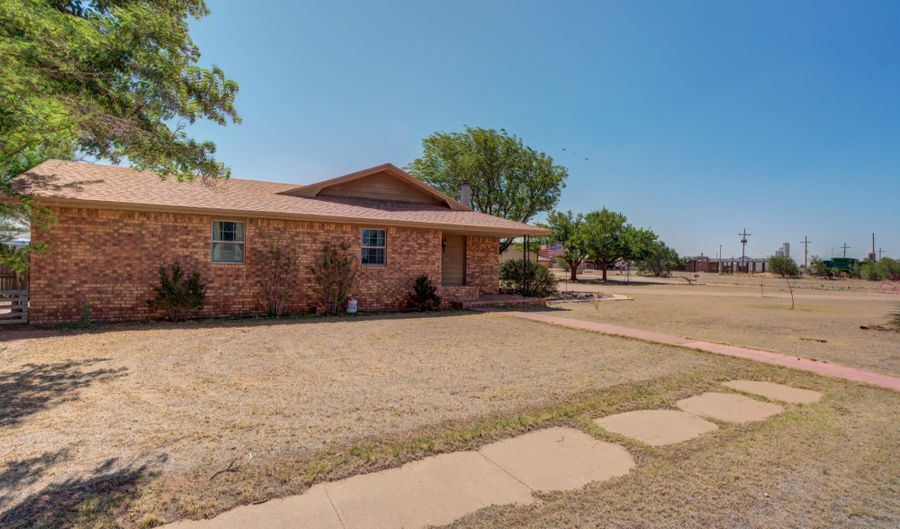 204 Igoe Ave, Anton, TX 79313 - 3 Beds, 2 Bath