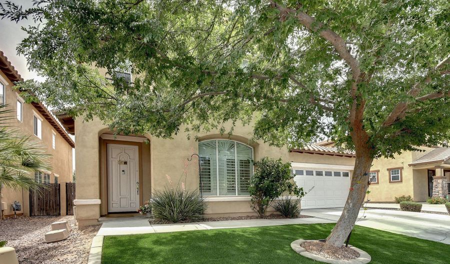1120 N CROSSCREEK Dr, Chandler, AZ 85225 - 5 Beds, 3 Bath