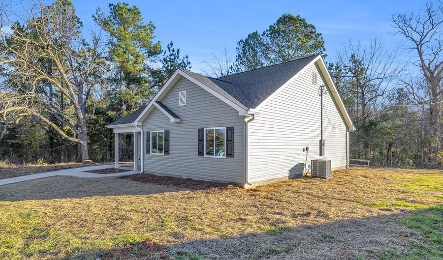 101 Hunter St, Abbeville, SC 29620 - 3 Beds, 2 Bath