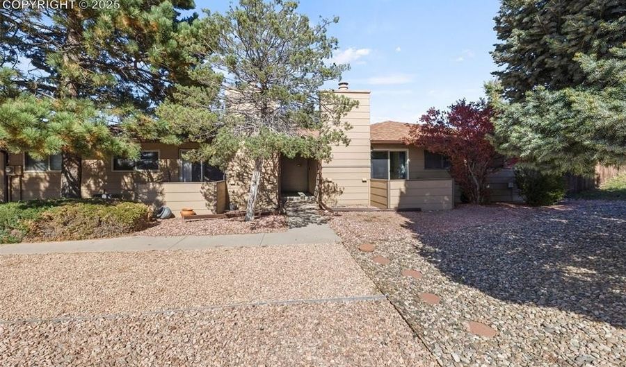 82 Stovel Cir, Colorado Springs, CO 80916 - 2 Beds, 2 Bath