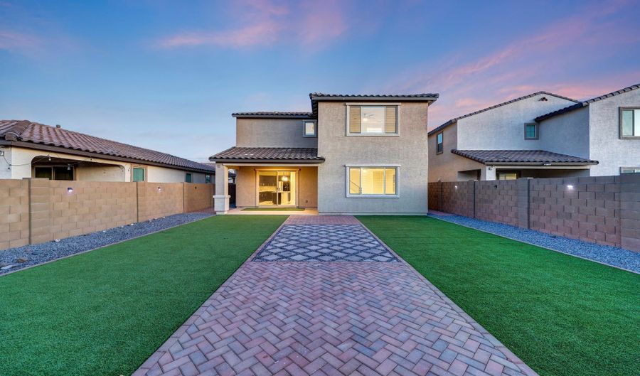 12122 W Levi Dr, Avondale, AZ 85323 - 5 Beds, 3 Bath