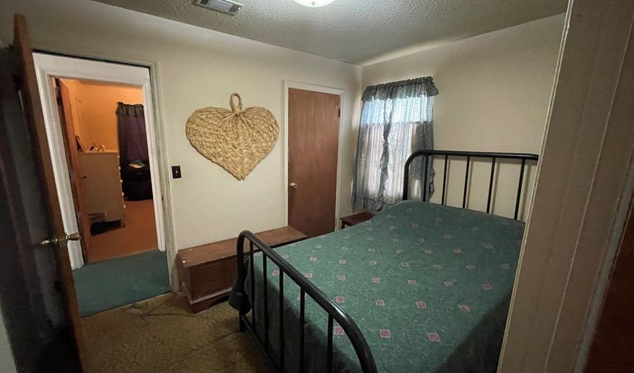 233 Kennedy Ave, Ashburn, GA 31714 - 4 Beds, 1 Bath