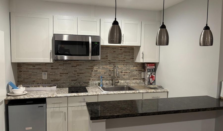 44140 BRISTOW Cir, Ashburn, VA 20147 - 2 Beds, 1 Bath