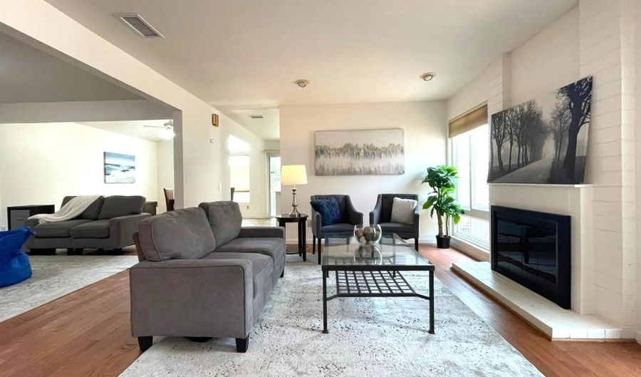 817 Caminito Del Reposo, Carlsbad, CA 92011 - 2 Beds, 2 Bath