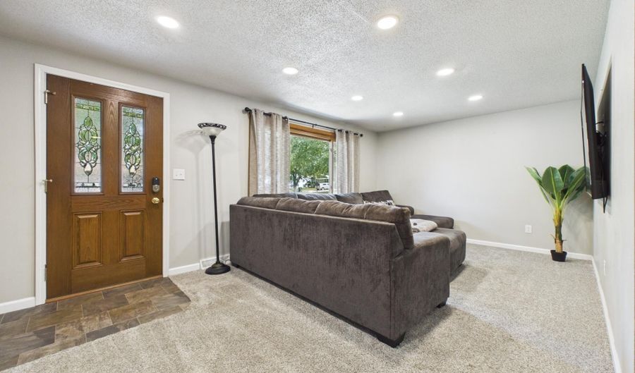 1112 Forest St, Brookings, SD 57006 - 5 Beds, 2 Bath