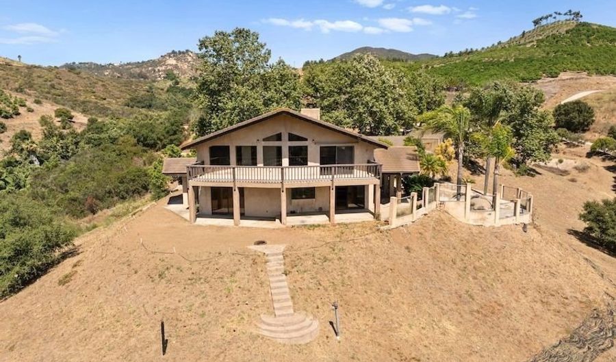 879 Stewart Canyon Rd, Fallbrook, CA 92028 - 3 Beds, 2 Bath