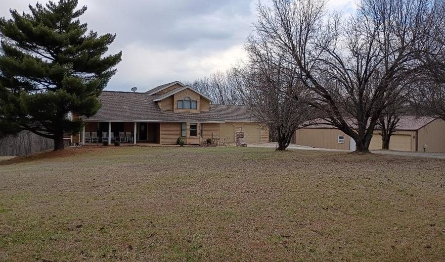 795 Schluersburg Rd, Augusta, MO 63332 - 4 Beds, 4 Bath