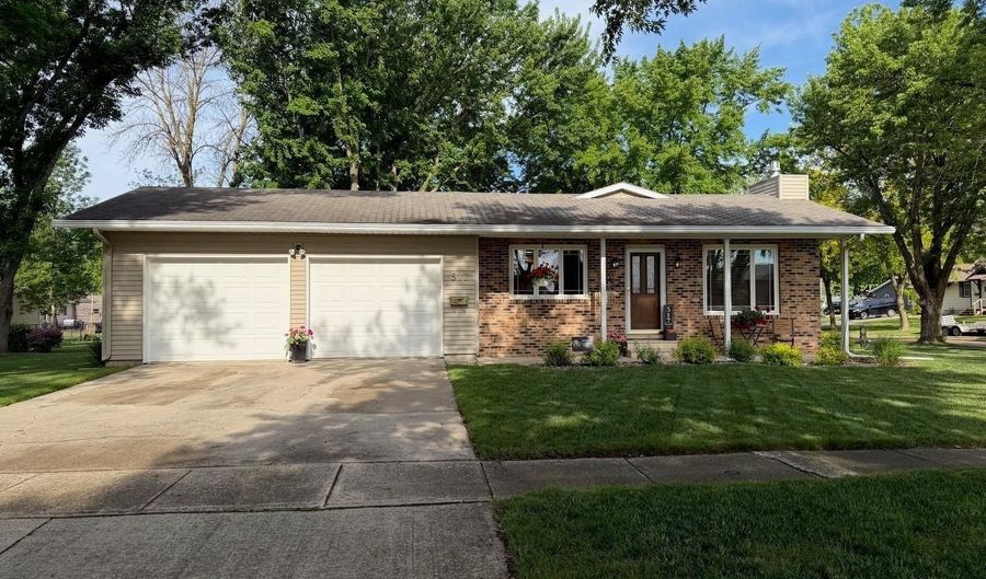 517 N Putnam St, Algona, IA 50511 - 2 Beds, 2 Bath