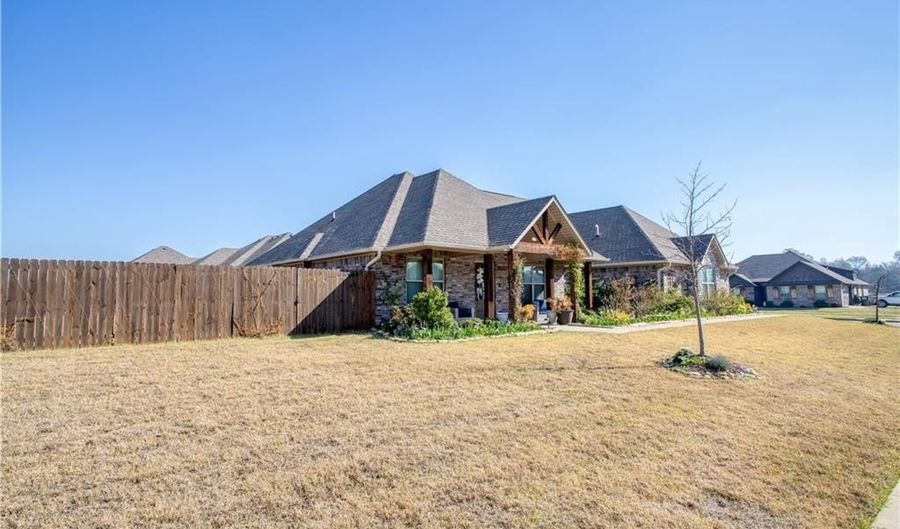 925 Mourning Dove, Barling, AR 72923 - 3 Beds, 2 Bath