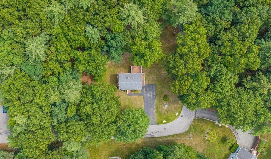 19 Greenleaf St, Billerica, MA 01821 - 4 Beds, 2 Bath