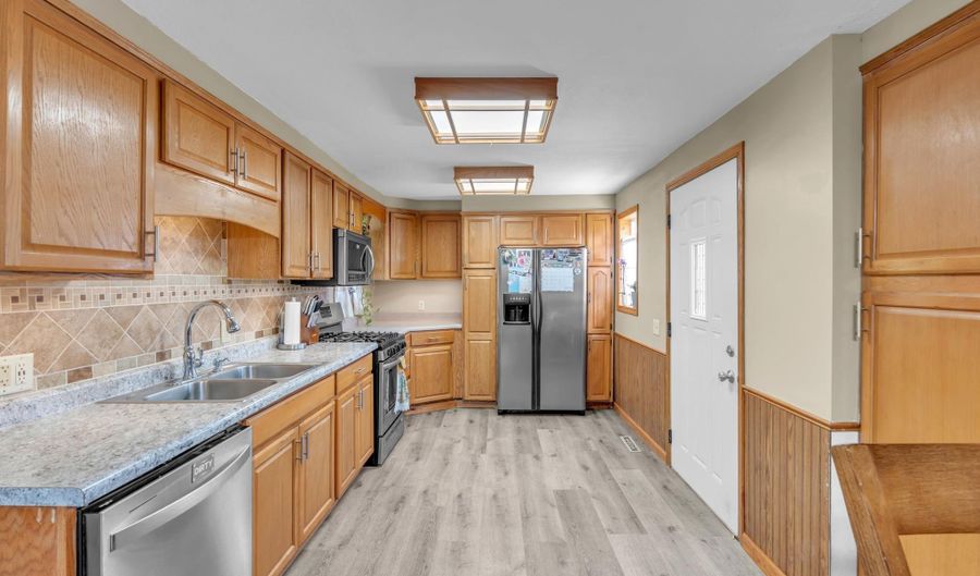 608 E Hazel St, Albion, IN 46701 - 2 Beds, 1 Bath