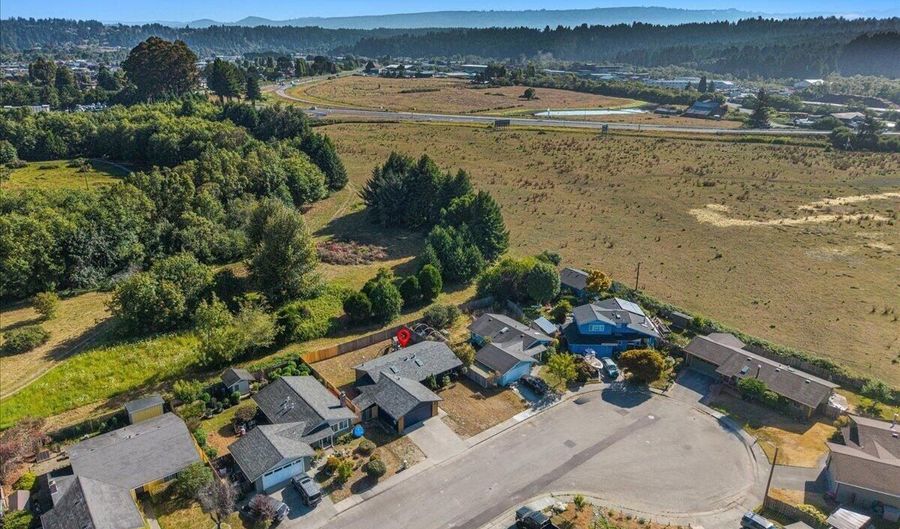 1656 Benjamin Ct, Arcata, CA 95521 - 3 Beds, 2 Bath