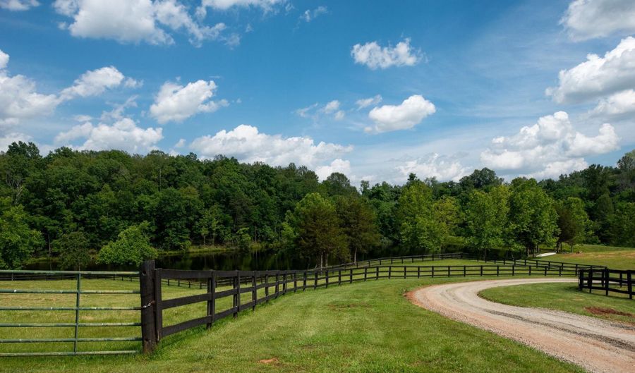 5191 BEACH RIDGE Ln, Amissville, VA 20106 - 5 Beds, 5 Bath