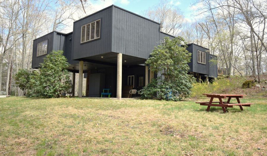 51 Ironworks Rd, Clinton, CT 06413 - 4 Beds, 3 Bath