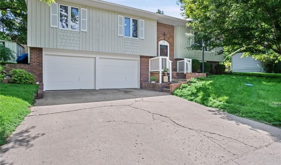 108 Westside Dr, Atchison, KS 66002 - 4 Beds, 2 Bath