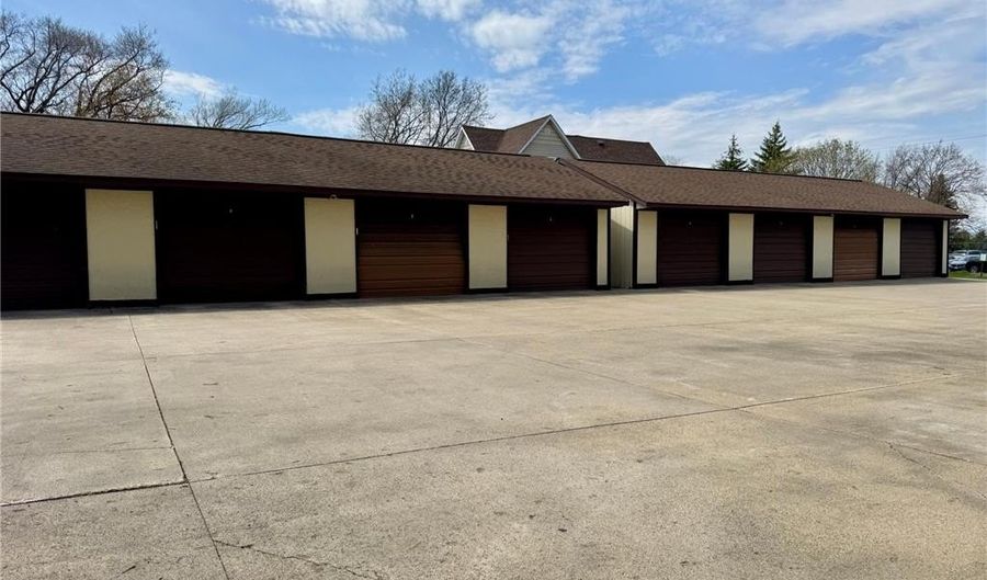 913 Abbott St 304, Albert Lea, MN 56007 - 2 Beds, 1 Bath